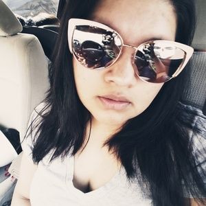 Meet your Posher, Mayra